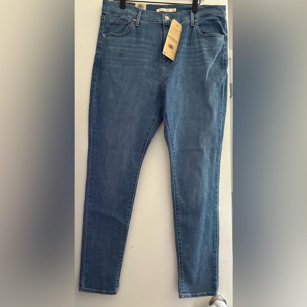 Levi Soft Sculpt Skinny Jeans